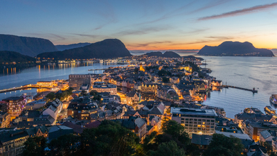 Ålesund i blåtimen