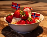 Is og jordebær  17.mai mat